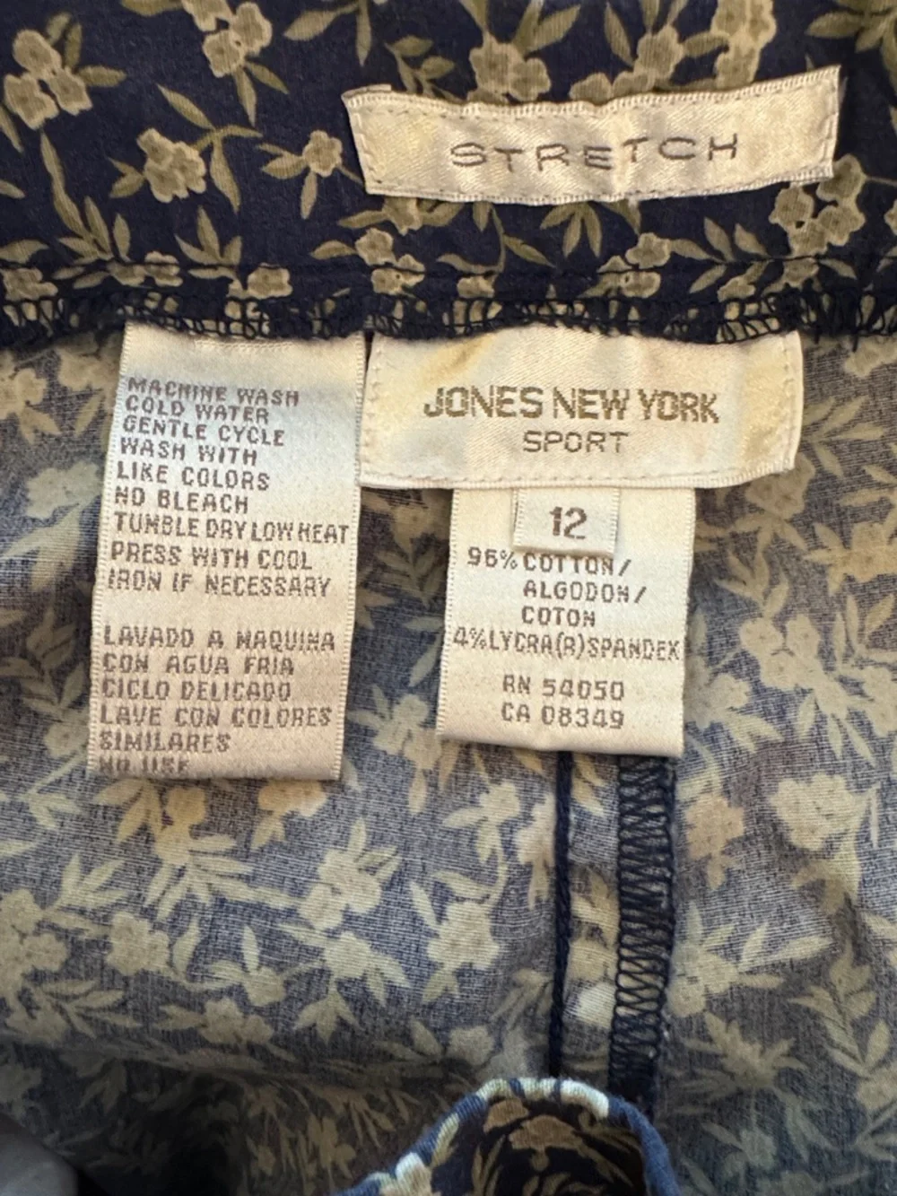 JONES NEW YORK Sport Navy Floral Capris - Picture 5 of 5